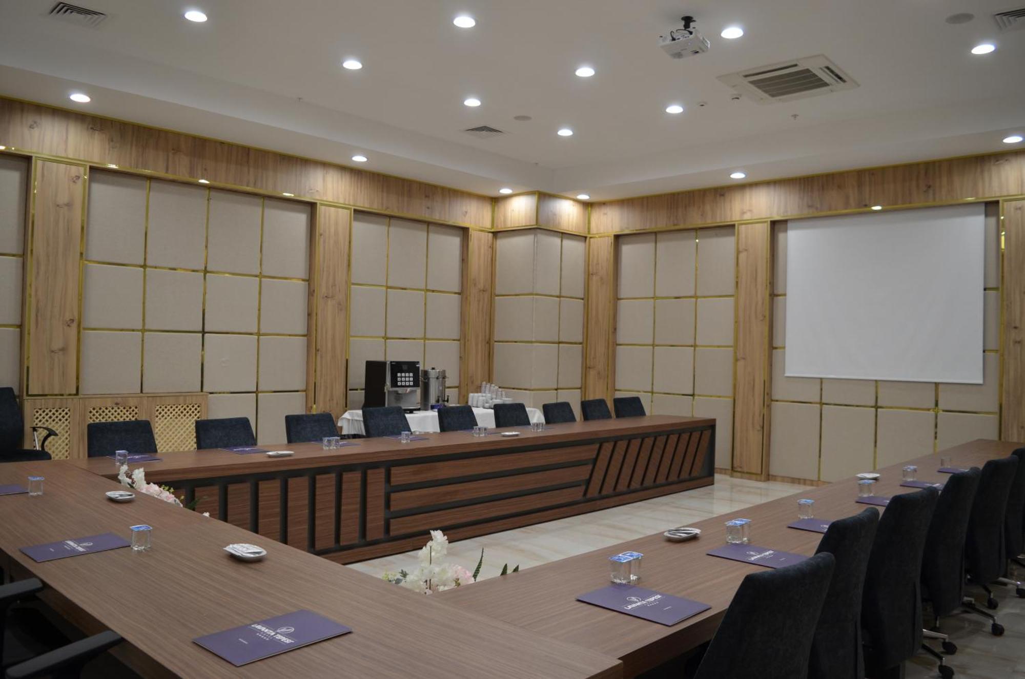 Lavanta Tepesi Hotel Ve Spor Tesisleri Burdur Exterior photo